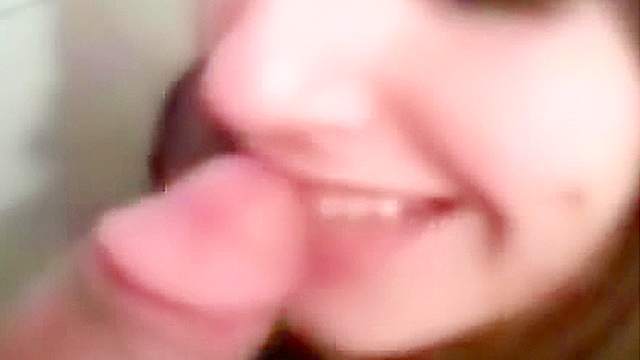 Close up on amateur cocksucker