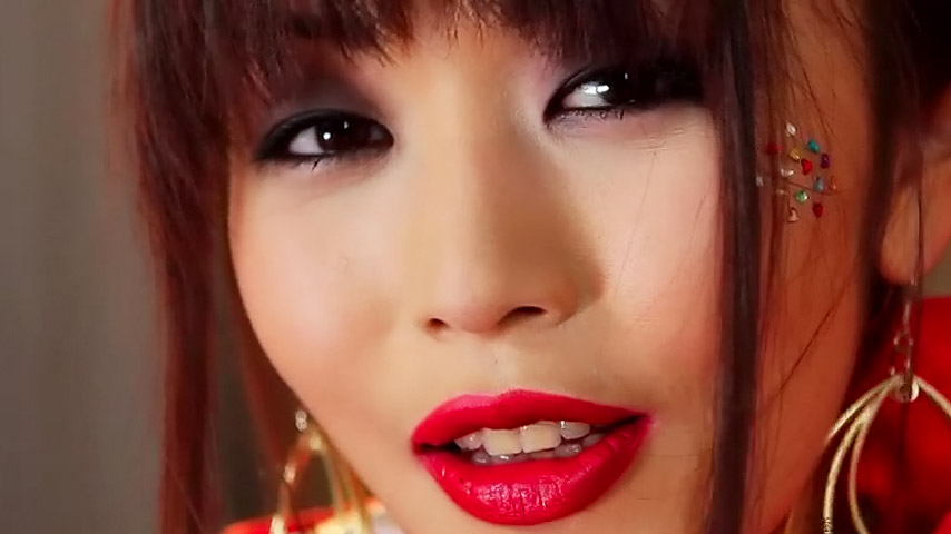 Japanese Lipstick Sex - Asian in red lipstick and heels fingers