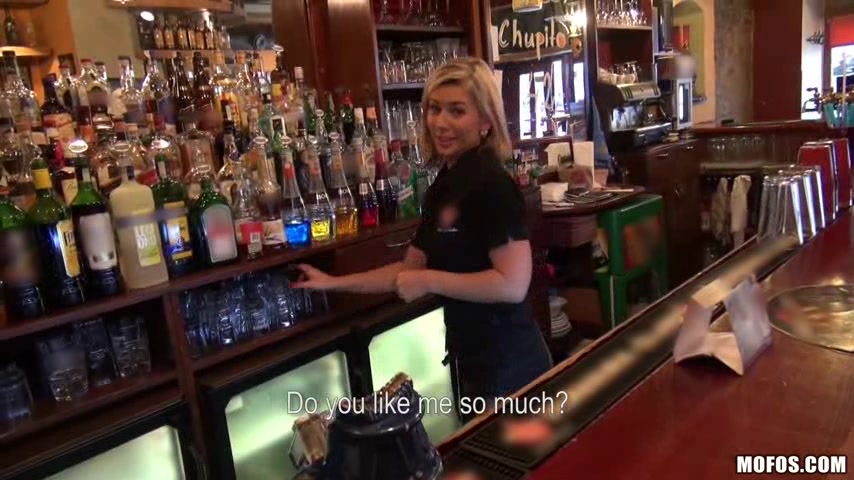 Porn Tracy Maine Bartender - Bartender sucks a dick on the job